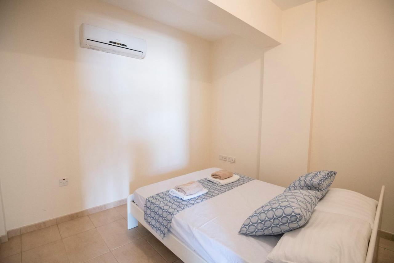 Apartments For Holidays Paralímni Kültér fotó